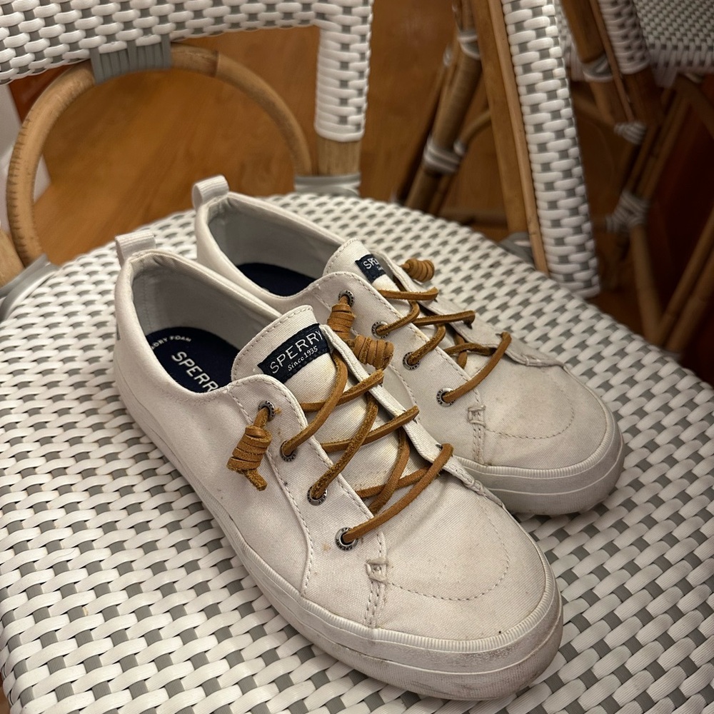 Sperry women’s White dock Sneakers